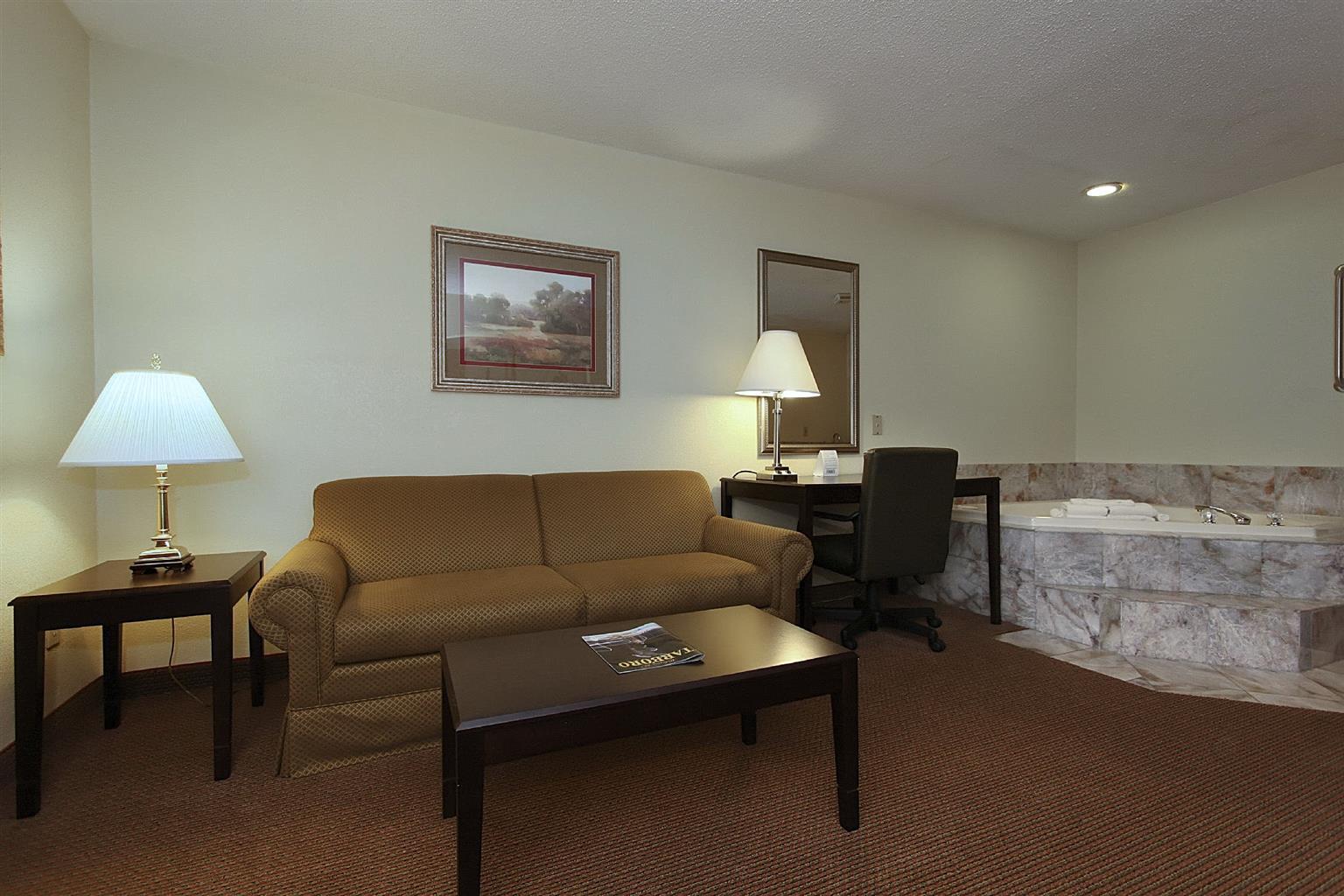 Surestay Plus Hotel Tarboro Oda fotoğraf