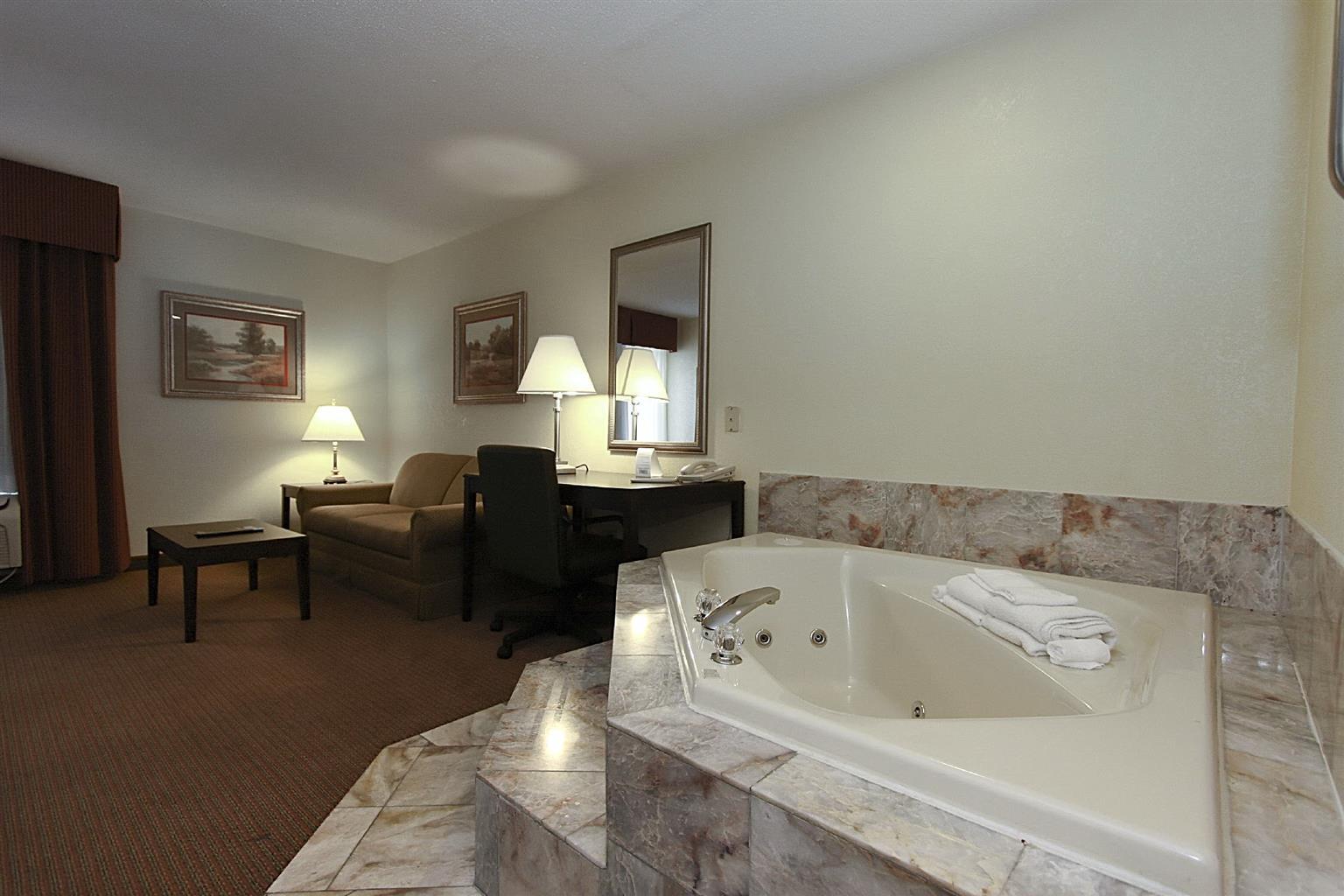 Surestay Plus Hotel Tarboro Oda fotoğraf