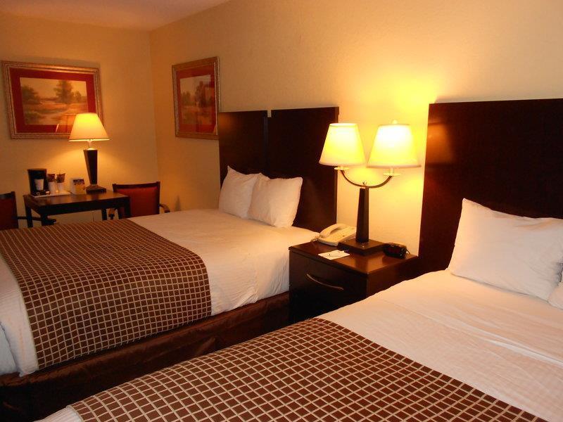 Surestay Plus Hotel Tarboro Oda fotoğraf